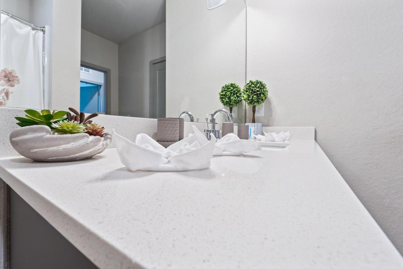 Apartamento Tropicana Field 2 Bed In Dwtwn With Free Parking San Petersburgo Exterior foto